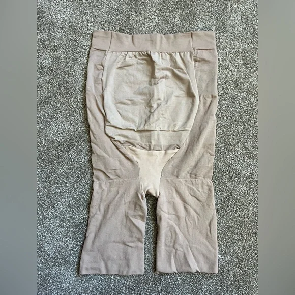 SPANX Short Maternity Support Tights in Nude - Picture 4 of 4